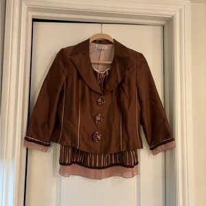 Kay Unger/2 piece suit skirt/jacket, size 14 like new.3/4 sleeve jacket.
